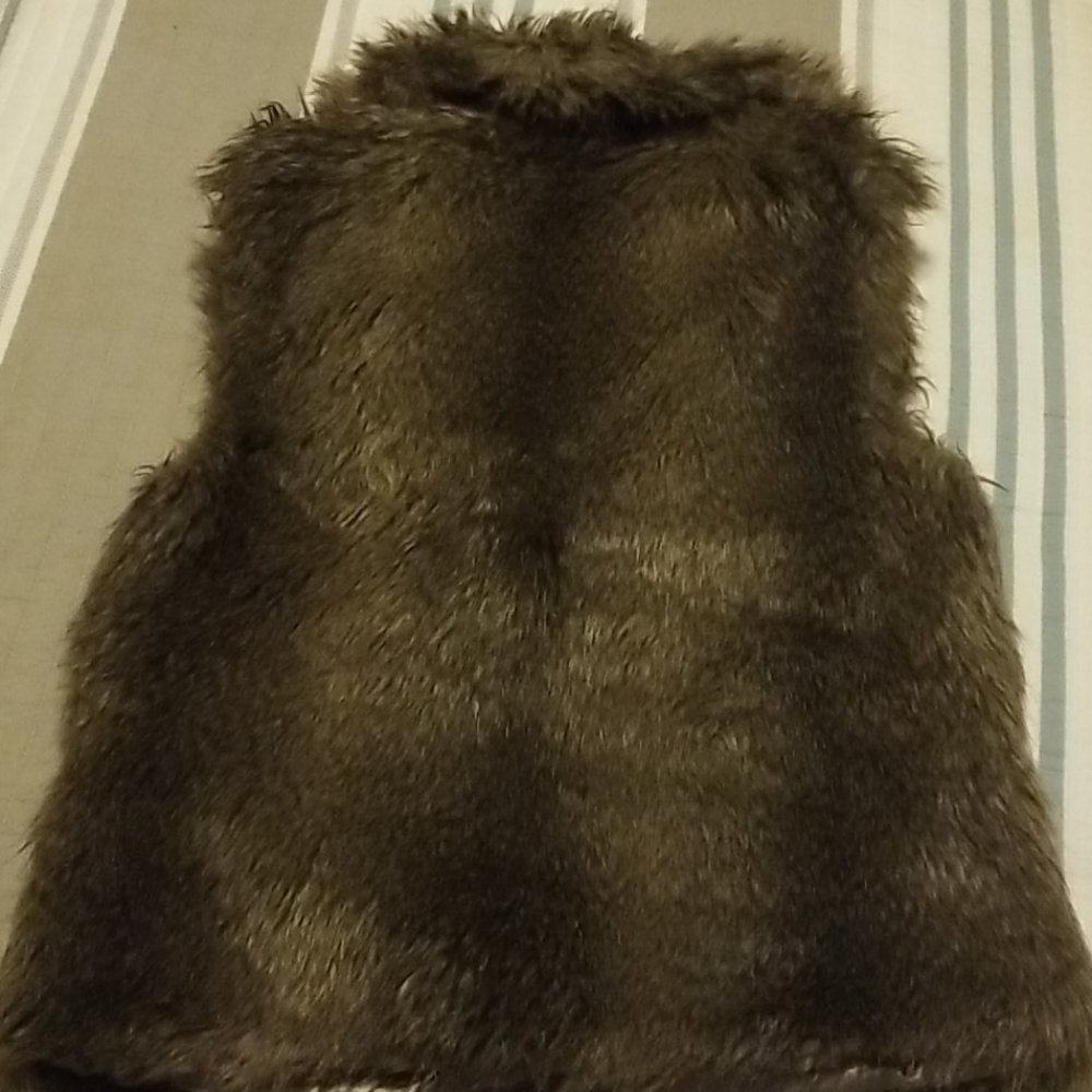 Vest - Picture 6 of 7